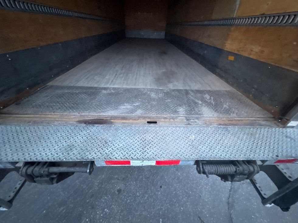 Medium Duty Box Truck-Light and Medium Duty Trucks-Freightliner-2019-M2-Mississauga-ON-360,399\n\t\tkm-$ 44,750 - Image 10