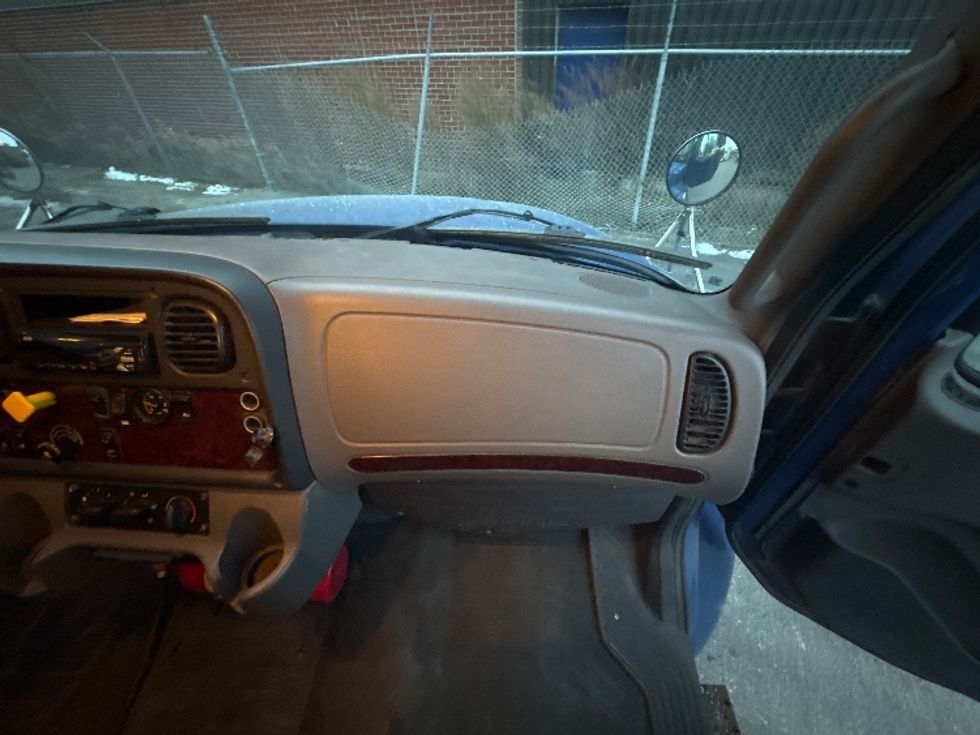 Medium Duty Box Truck-Light and Medium Duty Trucks-Freightliner-2019-M2-Mississauga-ON-360,399\n\t\tkm-$ 44,750 - Image 21