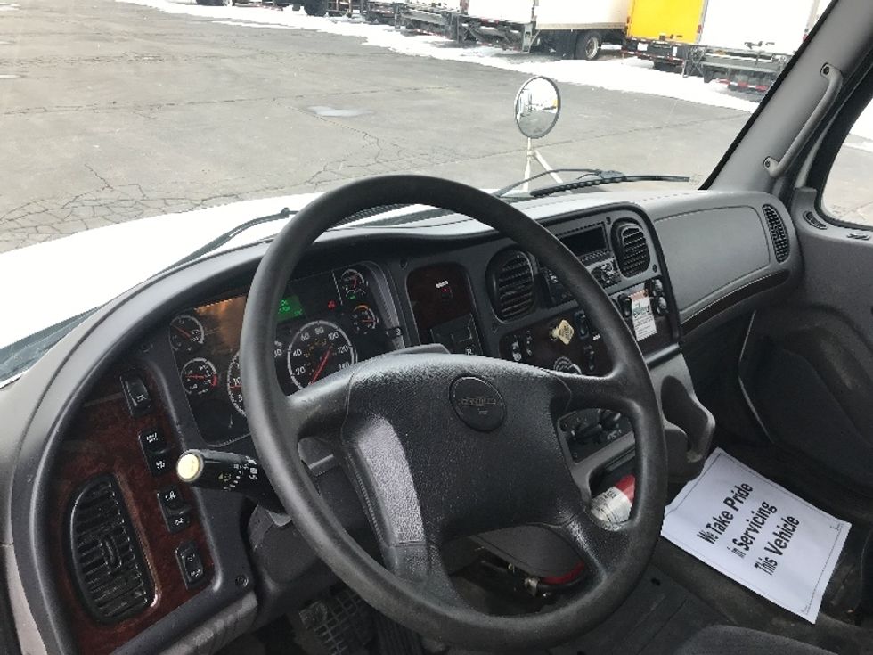 Medium Duty Box Truck-Light and Medium Duty Trucks-Freightliner-2019-M2-Mississauga-ON-361,697\n\t\tkm-$ 54,750 - Image 17