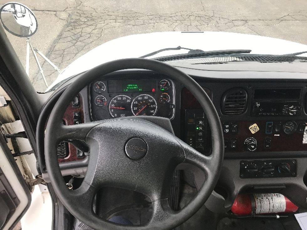 Medium Duty Box Truck-Light and Medium Duty Trucks-Freightliner-2019-M2-Mississauga-ON-361,697\n\t\tkm-$ 54,750 - Image 18