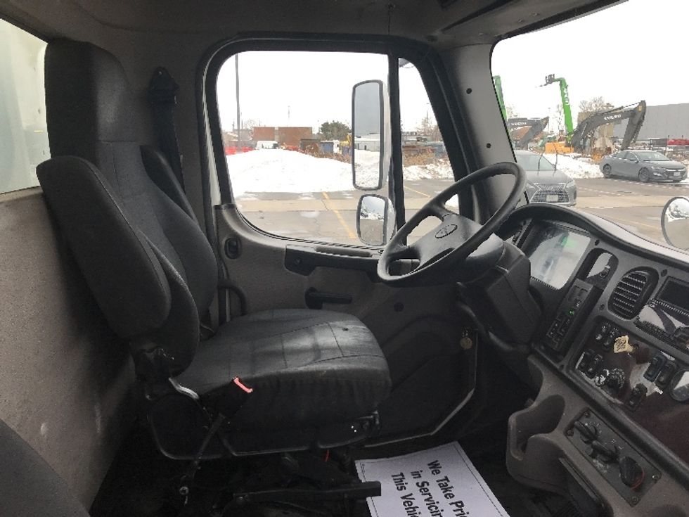 Medium Duty Box Truck-Light and Medium Duty Trucks-Freightliner-2019-M2-Mississauga-ON-361,697\n\t\tkm-$ 54,750 - Image 22