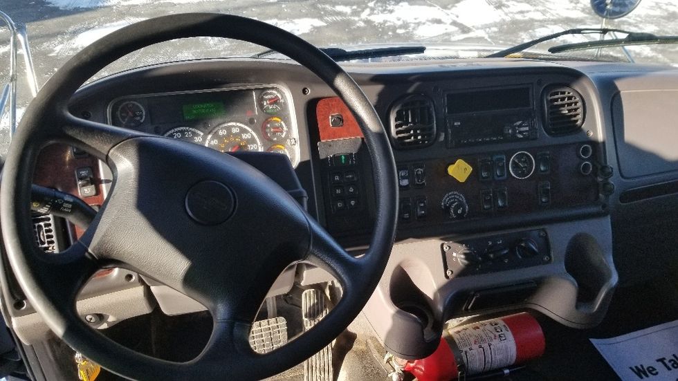 Medium Duty Box Truck-Light and Medium Duty Trucks-Freightliner-2019-M2-Mississauga-ON-366,120\n\t\tkm-$ 62,250 - Image 18