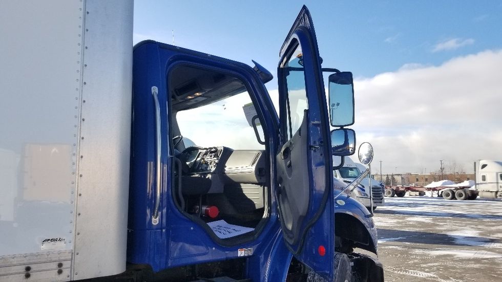 Medium Duty Box Truck-Light and Medium Duty Trucks-Freightliner-2019-M2-Mississauga-ON-366,120\n\t\tkm-$ 62,250 - Image 20