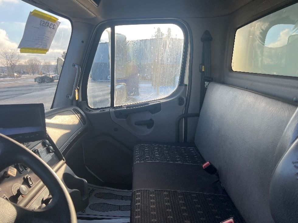 Medium Duty Box Truck-Light and Medium Duty Trucks-Freightliner-2019-M2-Mississauga-ON-367,807\n\t\tkm-$ 45,000 - Image 19