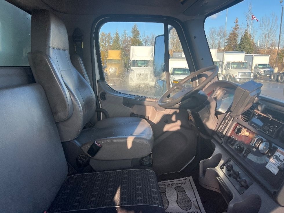 Medium Duty Box Truck-Light and Medium Duty Trucks-Freightliner-2019-M2-Mississauga-ON-367,807\n\t\tkm-$ 45,000 - Image 22