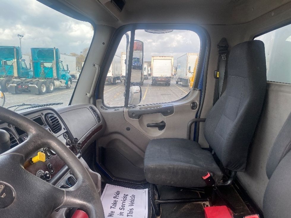 Medium Duty Box Truck-Light and Medium Duty Trucks-Freightliner-2019-M2-Mississauga-ON-368,138\n\t\tkm-$ 46,000 - Image 19