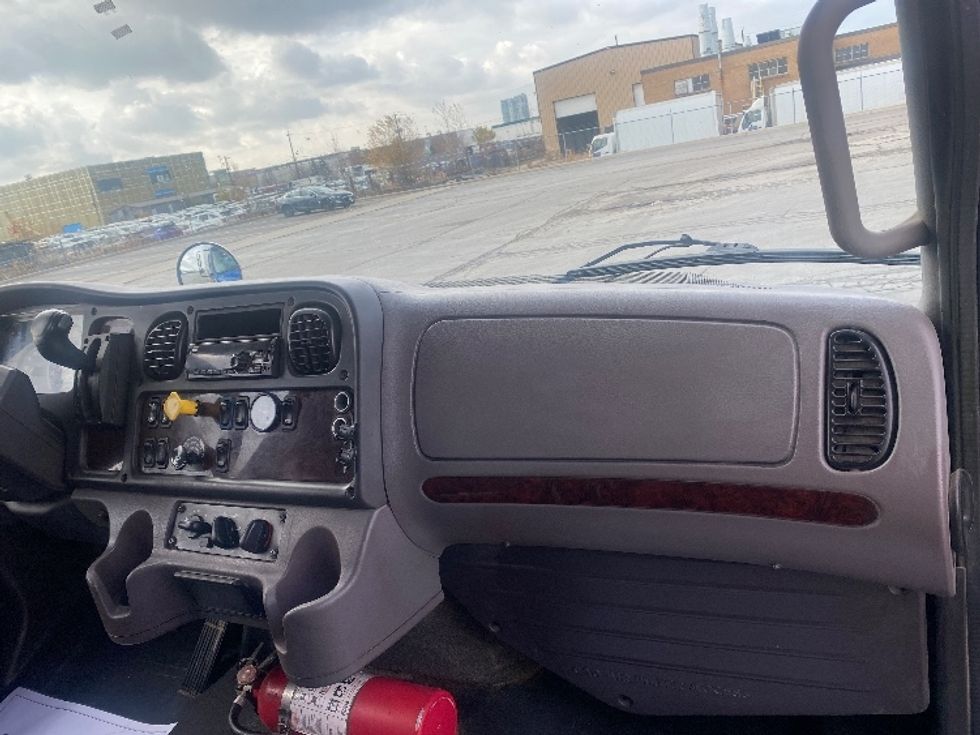 Medium Duty Box Truck-Light and Medium Duty Trucks-Freightliner-2019-M2-Mississauga-ON-368,138\n\t\tkm-$ 46,000 - Image 21