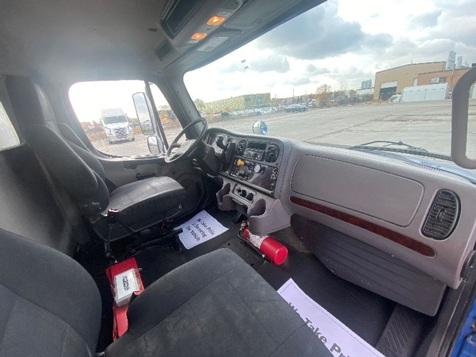 Medium Duty Box Truck-Light and Medium Duty Trucks-Freightliner-2019-M2-Mississauga-ON-368,138\n\t\tkm-$ 46,000 - Image 22