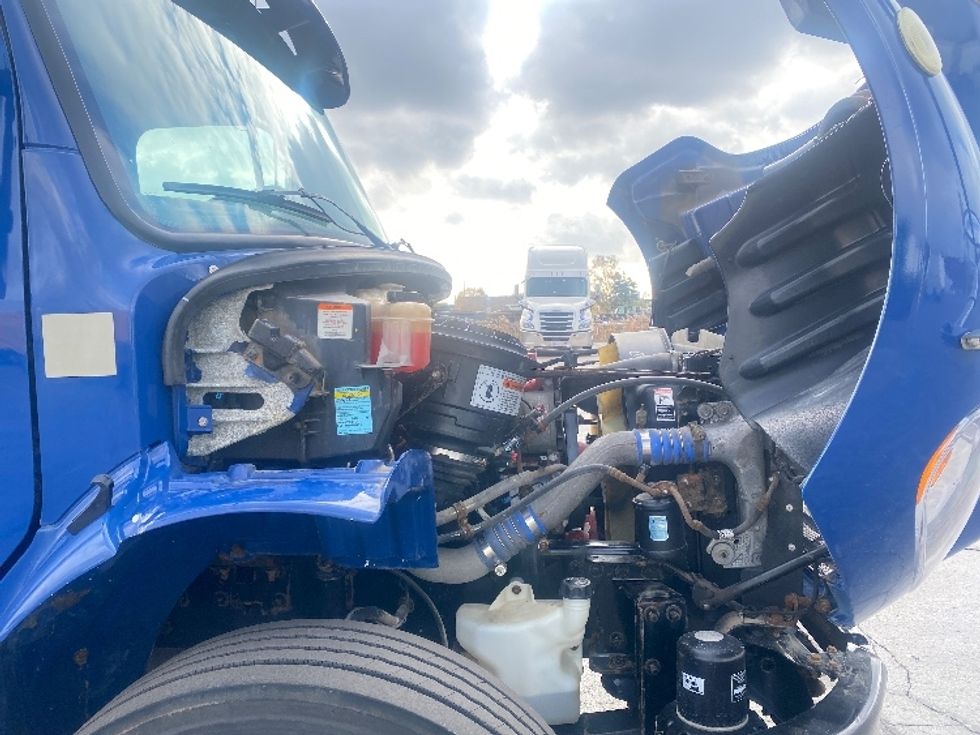 Medium Duty Box Truck-Light and Medium Duty Trucks-Freightliner-2019-M2-Mississauga-ON-368,138\n\t\tkm-$ 46,000 - Image 23