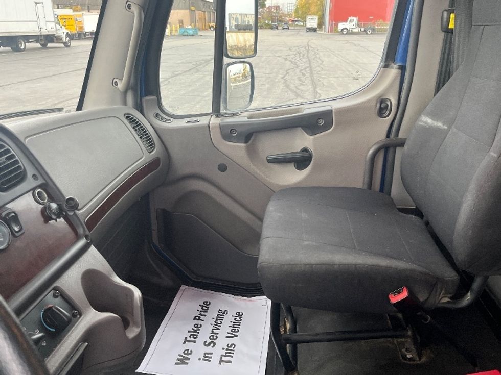 Medium Duty Box Truck-Light and Medium Duty Trucks-Freightliner-2019-M2-Mississauga-ON-369,074\n\t\tkm-$ 41,000 - Image 20