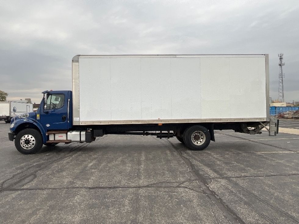Medium Duty Box Truck-Light and Medium Duty Trucks-Freightliner-2019-M2-Mississauga-ON-369,074\n\t\tkm-$ 41,000 - Image 4