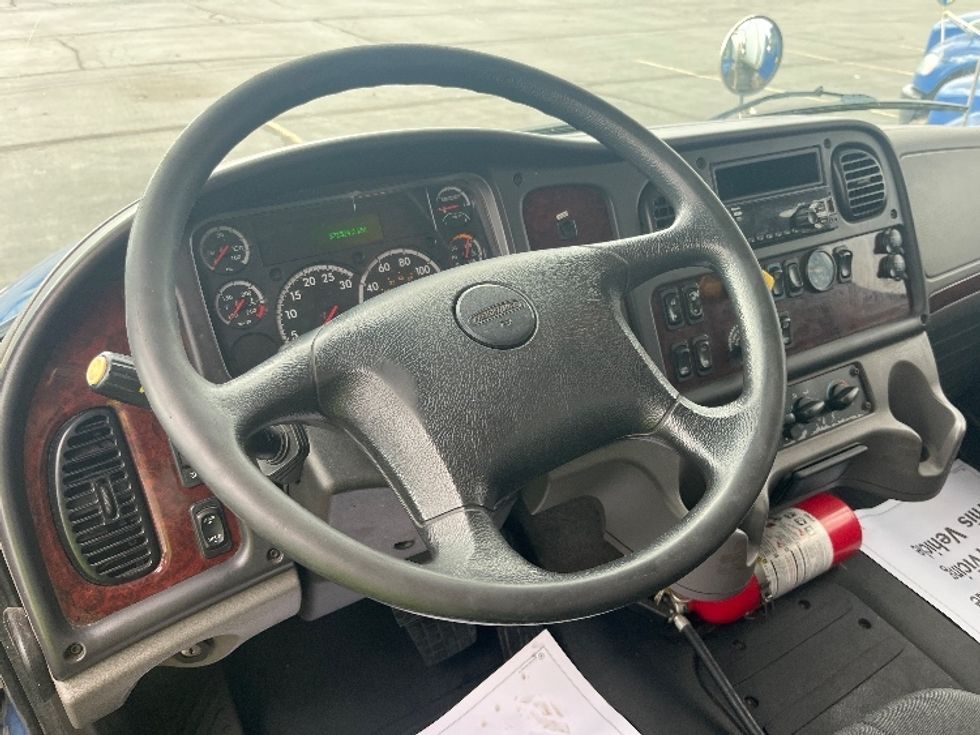 Medium Duty Box Truck-Light and Medium Duty Trucks-Freightliner-2019-M2-Mississauga-ON-371,594\n\t\tkm-$ 40,750 - Image 18