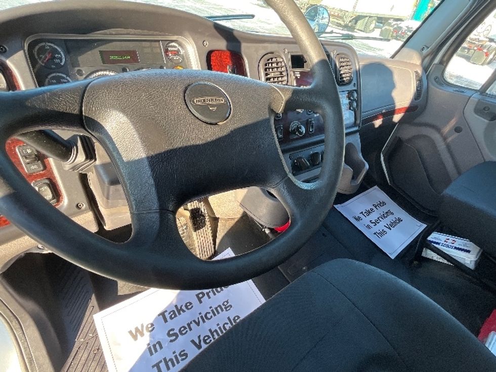 Medium Duty Box Truck-Light and Medium Duty Trucks-Freightliner-2019-M2-Mississauga-ON-372,471\n\t\tkm-$ 55,000 - Image 17