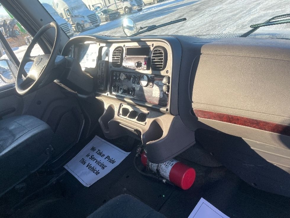 Medium Duty Box Truck-Light and Medium Duty Trucks-Freightliner-2019-M2-Mississauga-ON-372,471\n\t\tkm-$ 55,000 - Image 22