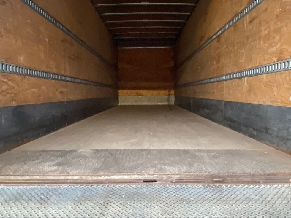 Medium Duty Box Truck-Light and Medium Duty Trucks-Freightliner-2019-M2-Mississauga-ON-375,647\n\t\tkm-$ 59,000 - Image 10