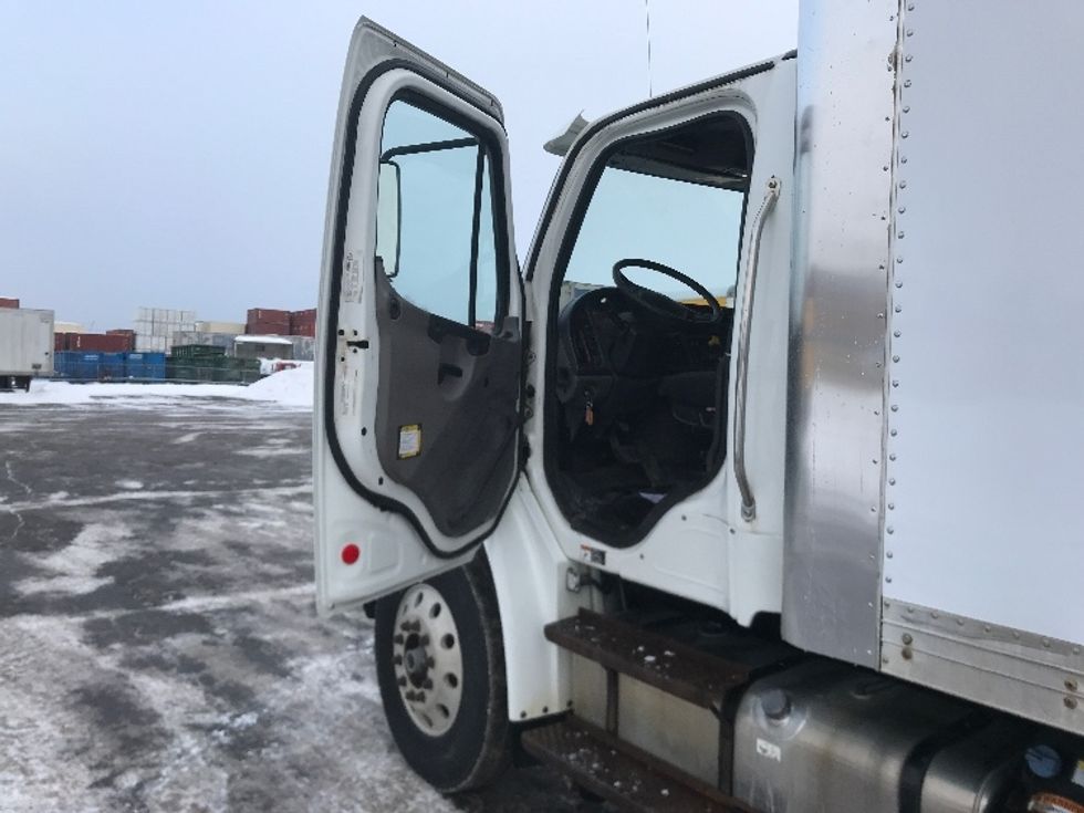 Medium Duty Box Truck-Light and Medium Duty Trucks-Freightliner-2019-M2-Mississauga-ON-386,626\n\t\tkm-$ 61,250 - Image 16