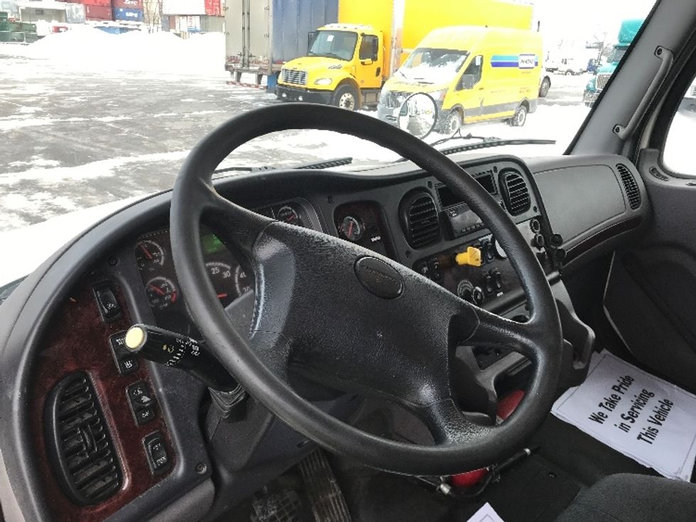 Medium Duty Box Truck-Light and Medium Duty Trucks-Freightliner-2019-M2-Mississauga-ON-386,626\n\t\tkm-$ 61,250 - Image 17