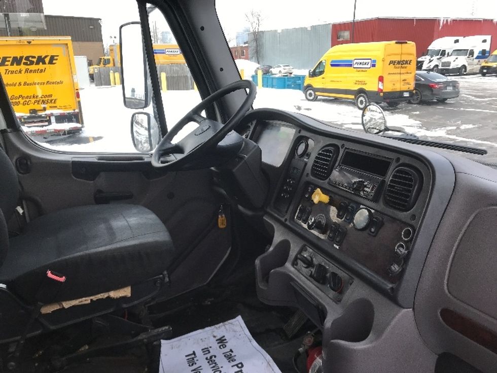 Medium Duty Box Truck-Light and Medium Duty Trucks-Freightliner-2019-M2-Mississauga-ON-386,626\n\t\tkm-$ 61,250 - Image 22