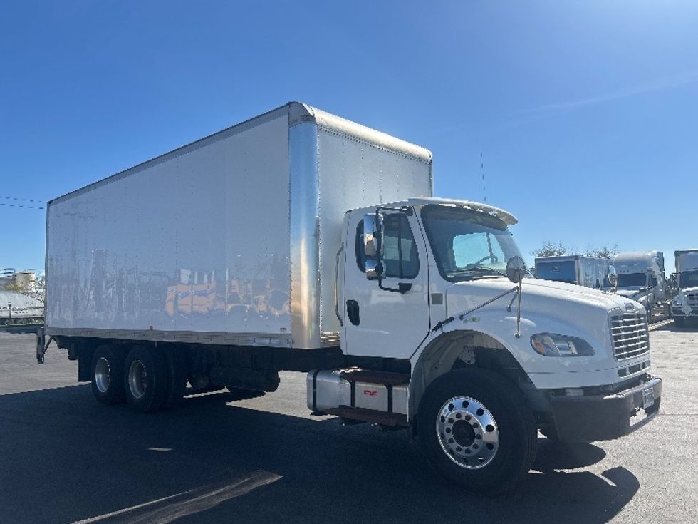 Medium Duty Box Truck-Light and Medium Duty Trucks-Freightliner-2019-M2-Mississauga-ON-397,918\n\t\tkm-$ 59,000 - Image 1