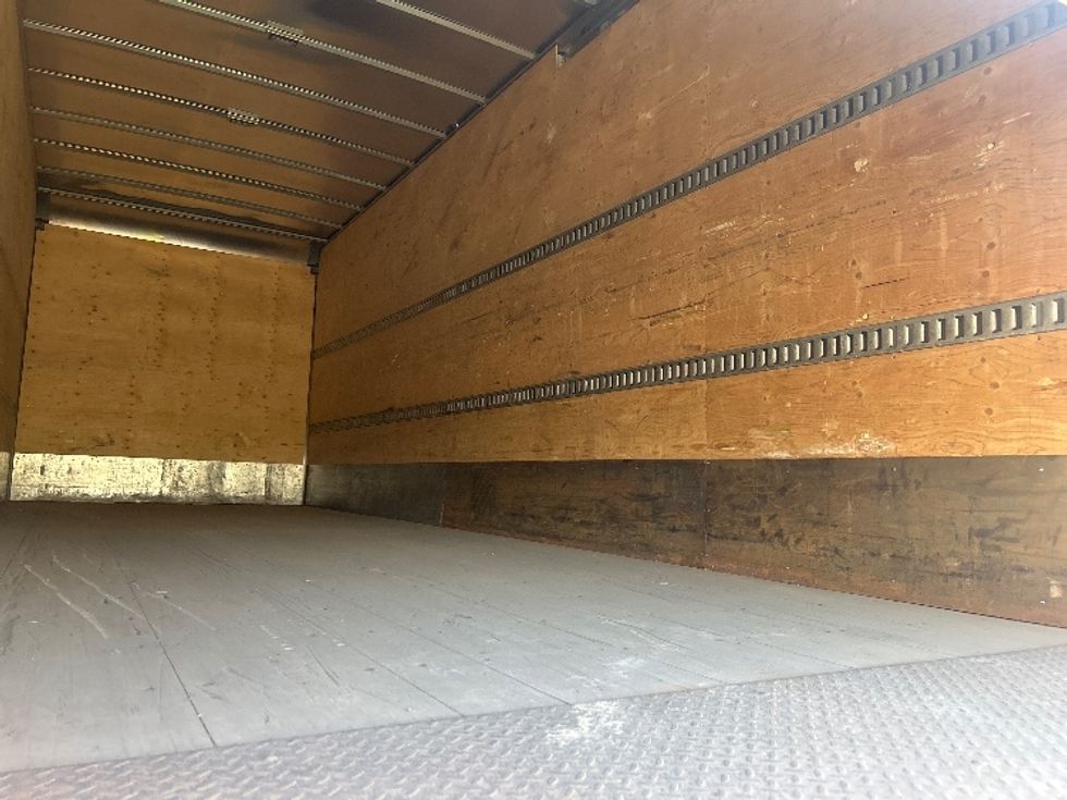 Medium Duty Box Truck-Light and Medium Duty Trucks-Freightliner-2019-M2-Mississauga-ON-397,918\n\t\tkm-$ 59,000 - Image 12