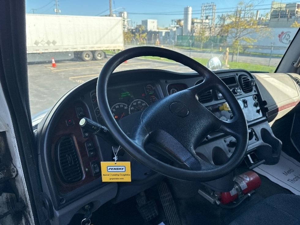 Medium Duty Box Truck-Light and Medium Duty Trucks-Freightliner-2019-M2-Mississauga-ON-397,918\n\t\tkm-$ 59,000 - Image 17