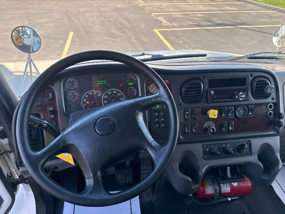 Medium Duty Box Truck-Light and Medium Duty Trucks-Freightliner-2019-M2-Mississauga-ON-397,918\n\t\tkm-$ 59,000 - Image 18