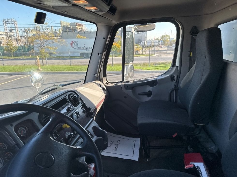Medium Duty Box Truck-Light and Medium Duty Trucks-Freightliner-2019-M2-Mississauga-ON-397,918\n\t\tkm-$ 59,000 - Image 19