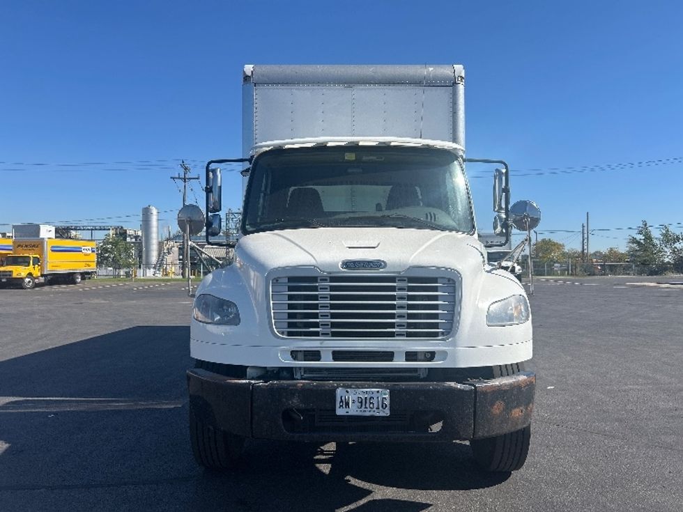 Medium Duty Box Truck-Light and Medium Duty Trucks-Freightliner-2019-M2-Mississauga-ON-397,918\n\t\tkm-$ 59,000 - Image 2