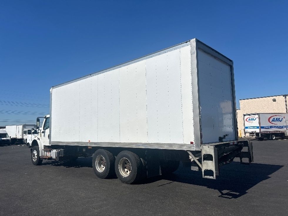 Medium Duty Box Truck-Light and Medium Duty Trucks-Freightliner-2019-M2-Mississauga-ON-397,918\n\t\tkm-$ 59,000 - Image 6
