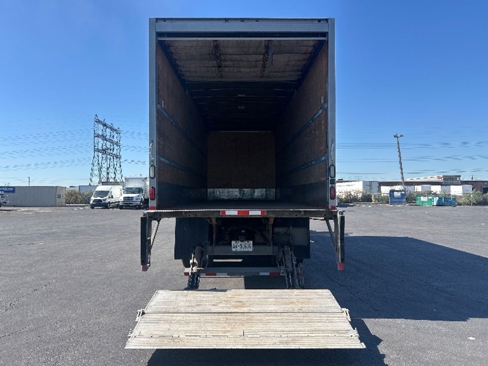 Medium Duty Box Truck-Light and Medium Duty Trucks-Freightliner-2019-M2-Mississauga-ON-397,918\n\t\tkm-$ 59,000 - Image 9