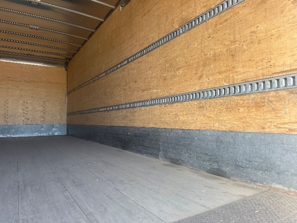 Medium Duty Box Truck-Light and Medium Duty Trucks-Freightliner-2019-M2-Mississauga-ON-398,800\n\t\tkm-$ 42,250 - Image 12