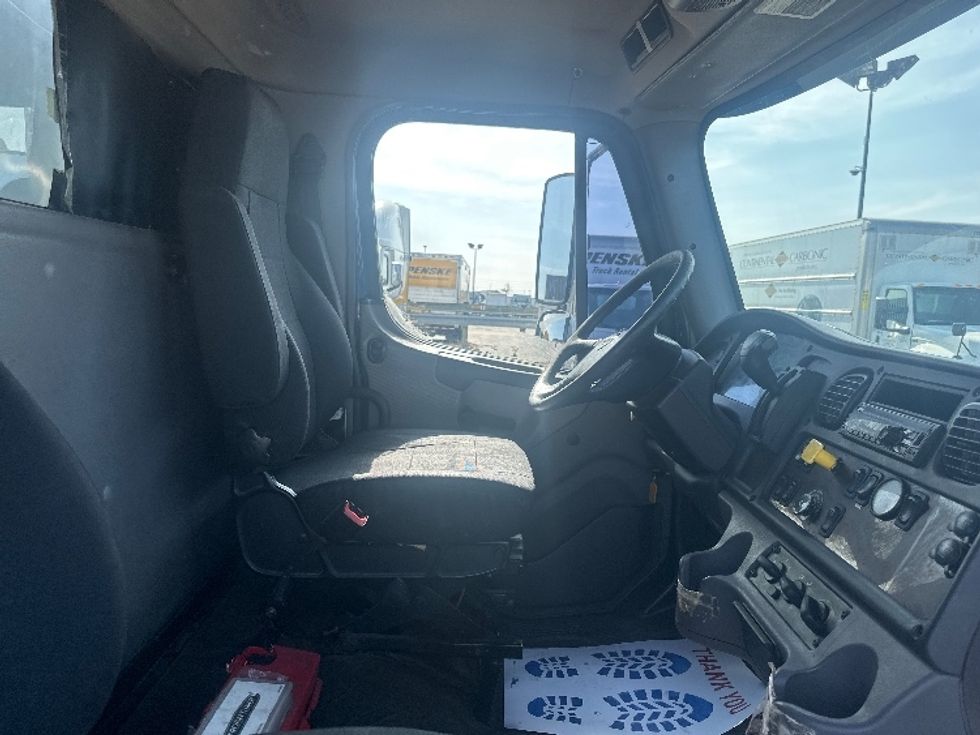 Medium Duty Box Truck-Light and Medium Duty Trucks-Freightliner-2019-M2-Mississauga-ON-398,800\n\t\tkm-$ 42,250 - Image 22