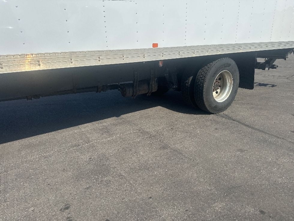 Medium Duty Box Truck-Light and Medium Duty Trucks-Freightliner-2019-M2-Mississauga-ON-398,800\n\t\tkm-$ 42,250 - Image 5