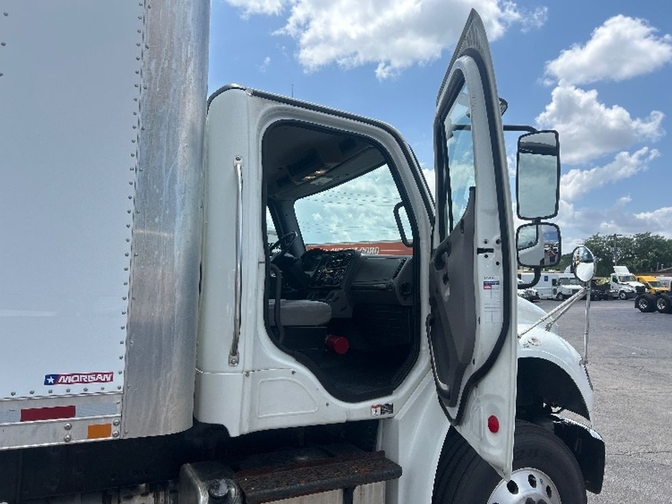 Medium Duty Box Truck-Light and Medium Duty Trucks-Freightliner-2019-M2-Moberly-MO-108,356\n\t\tmiles-$ 66,000 - Image 20