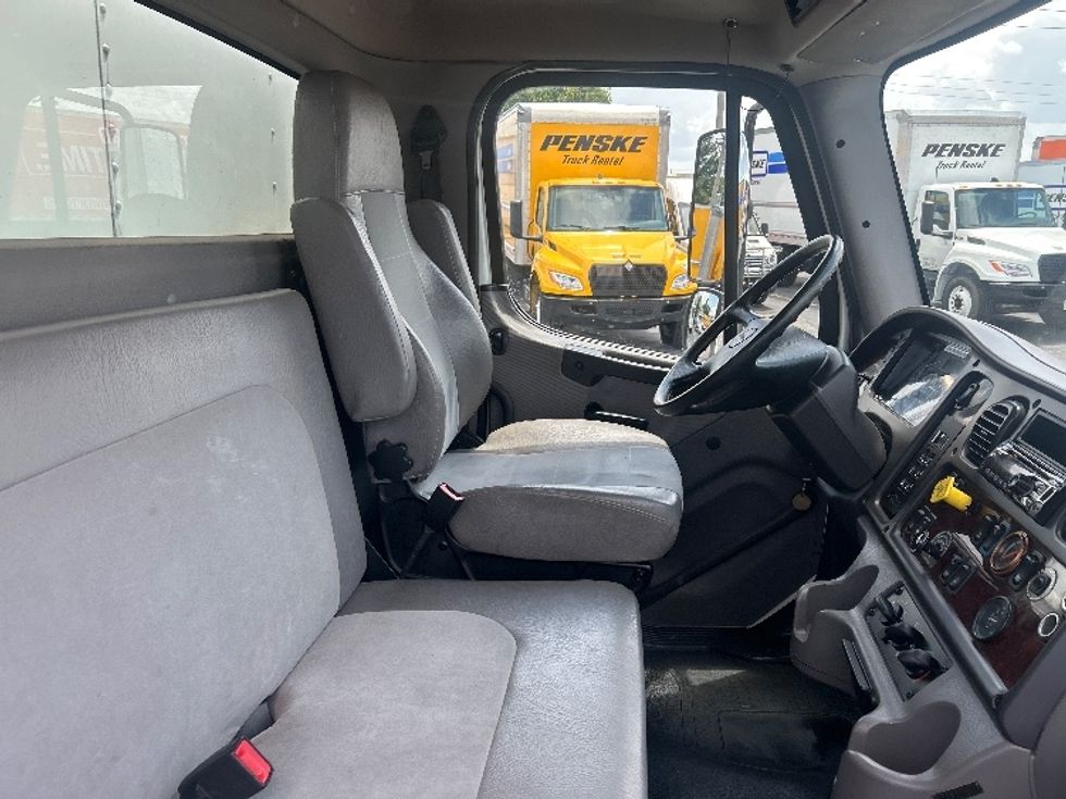 Medium Duty Box Truck-Light and Medium Duty Trucks-Freightliner-2019-M2-Moberly-MO-108,356\n\t\tmiles-$ 66,000 - Image 22