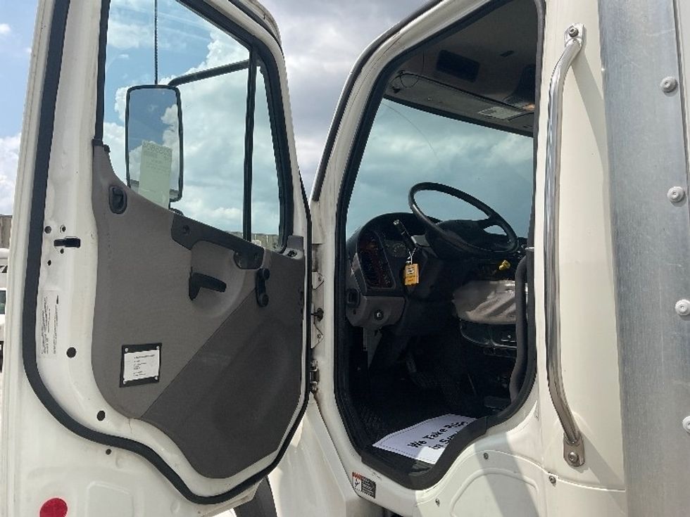 Medium Duty Box Truck-Light and Medium Duty Trucks-Freightliner-2019-M2-Moberly-MO-115,904\n\t\tmiles-$ 55,750 - Image 16