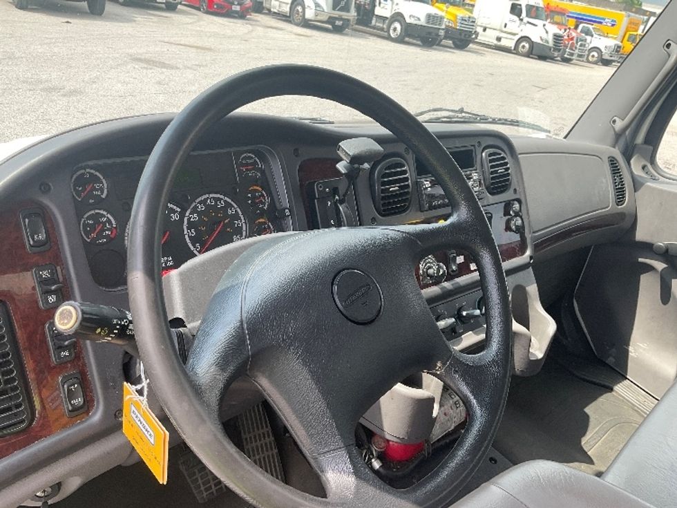 Medium Duty Box Truck-Light and Medium Duty Trucks-Freightliner-2019-M2-Moberly-MO-115,904\n\t\tmiles-$ 55,750 - Image 17