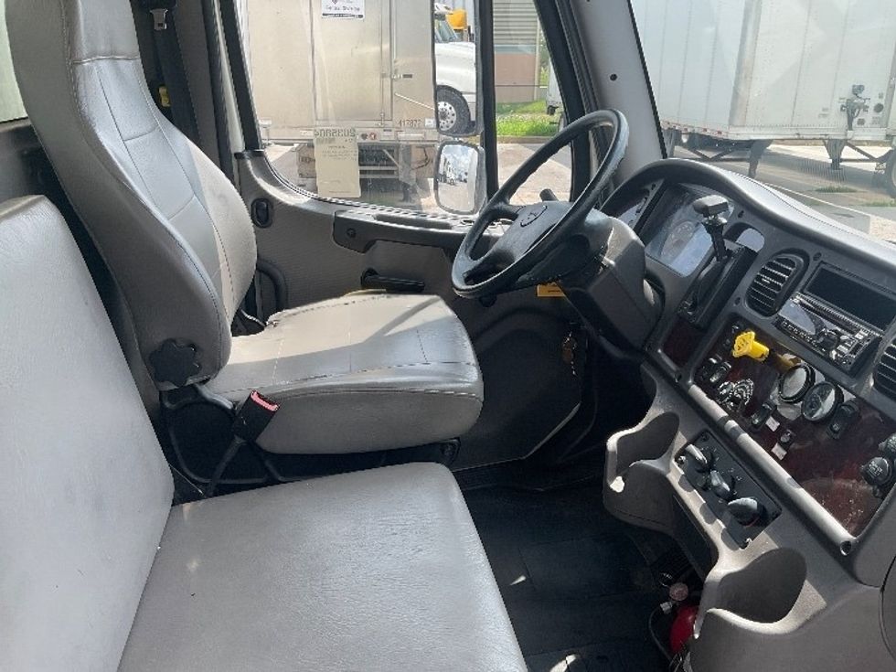 Medium Duty Box Truck-Light and Medium Duty Trucks-Freightliner-2019-M2-Moberly-MO-115,904\n\t\tmiles-$ 55,750 - Image 22