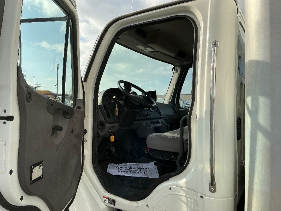 Medium Duty Box Truck-Light and Medium Duty Trucks-Freightliner-2019-M2-Moberly-MO-152,583\n\t\tmiles-$ 55,750 - Image 16