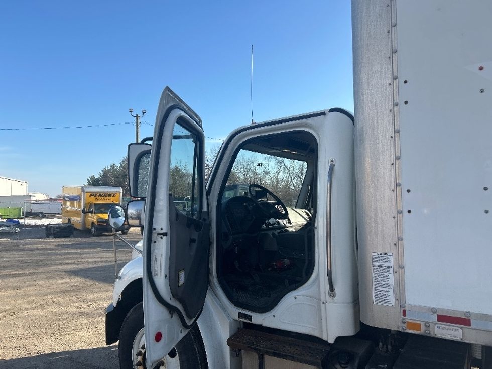 Medium Duty Box Truck-Light and Medium Duty Trucks-Freightliner-2019-M2-Moberly-MO-337,531\n\t\tmiles-$ 21,250 - Image 16