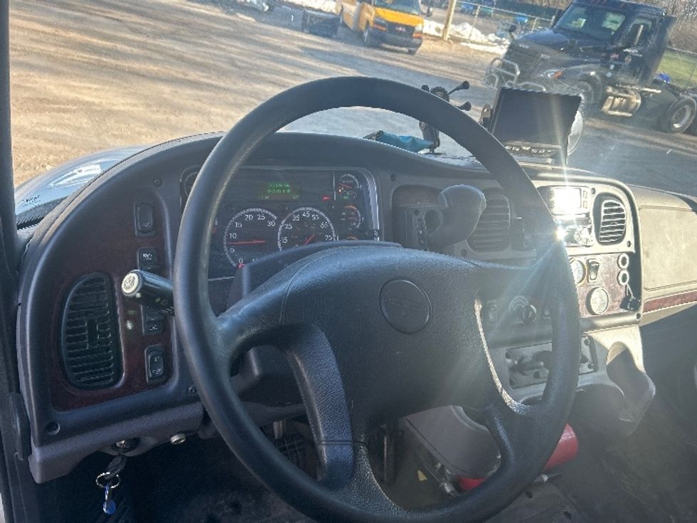 Medium Duty Box Truck-Light and Medium Duty Trucks-Freightliner-2019-M2-Moberly-MO-337,531\n\t\tmiles-$ 21,250 - Image 18