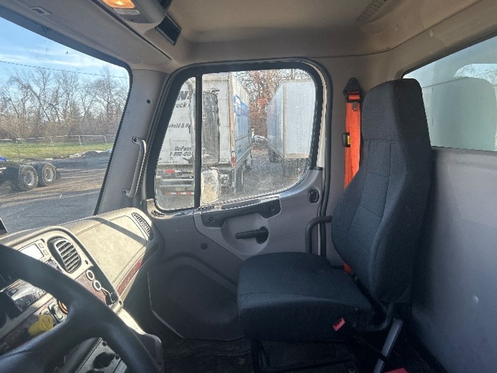 Medium Duty Box Truck-Light and Medium Duty Trucks-Freightliner-2019-M2-Moberly-MO-337,531\n\t\tmiles-$ 21,250 - Image 19