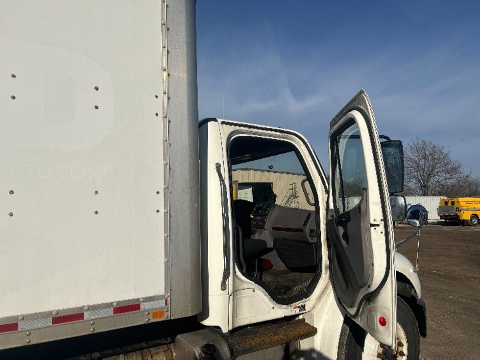 Medium Duty Box Truck-Light and Medium Duty Trucks-Freightliner-2019-M2-Moberly-MO-337,531\n\t\tmiles-$ 21,250 - Image 20