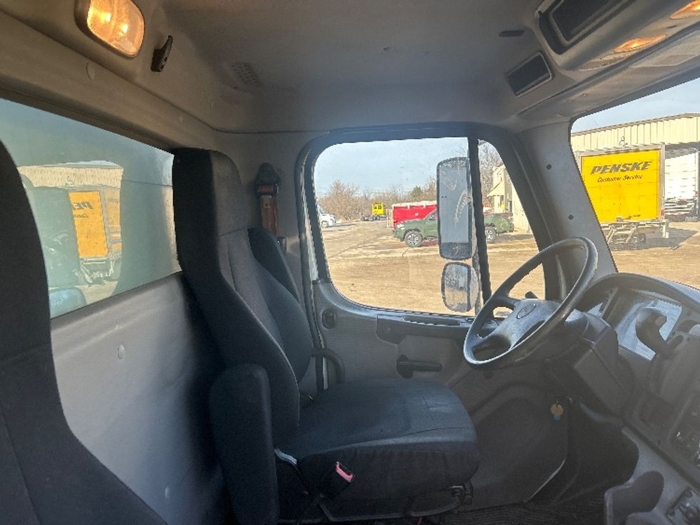 Medium Duty Box Truck-Light and Medium Duty Trucks-Freightliner-2019-M2-Moberly-MO-337,531\n\t\tmiles-$ 21,250 - Image 22