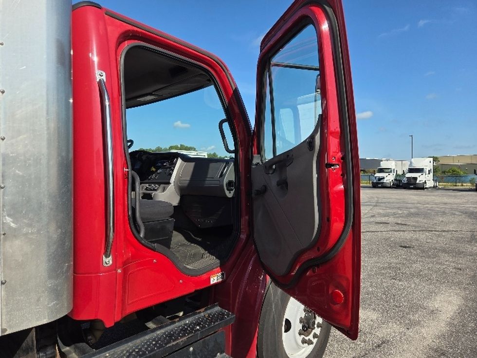 Medium Duty Box Truck-Light and Medium Duty Trucks-Freightliner-2019-M2-Mobile-AL-81,432\n\t\tmiles-$ 56,000 - Image 20