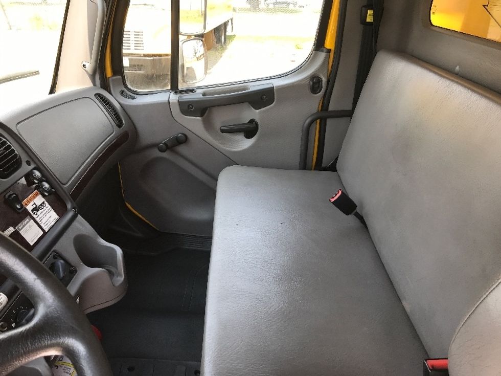 Medium Duty Box Truck-Light and Medium Duty Trucks-Freightliner-2019-M2-Moncton-NB-222,670\n\t\tkm-$ 67,750 - Image 18