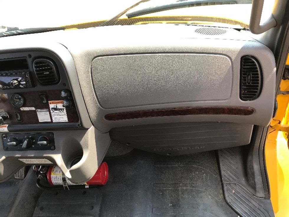 Medium Duty Box Truck-Light and Medium Duty Trucks-Freightliner-2019-M2-Moncton-NB-222,670\n\t\tkm-$ 67,750 - Image 20