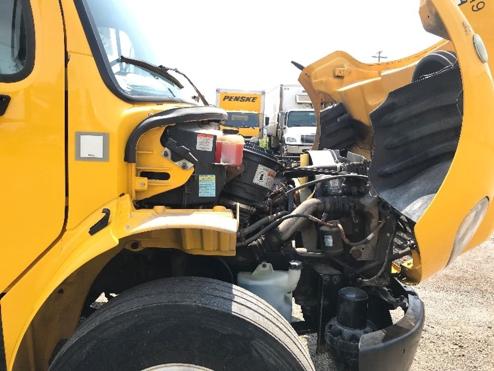 Medium Duty Box Truck-Light and Medium Duty Trucks-Freightliner-2019-M2-Moncton-NB-222,670\n\t\tkm-$ 67,750 - Image 22