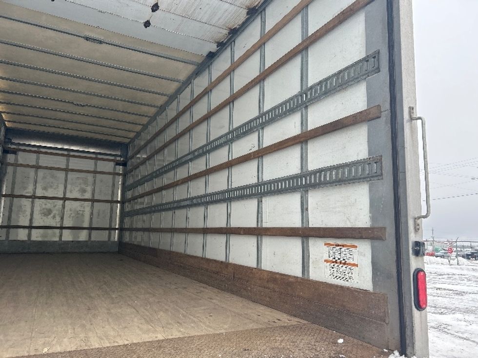 Medium Duty Box Truck-Light and Medium Duty Trucks-Freightliner-2019-M2-Moncton-NB-252,434\n\t\tkm-$ 66,250 - Image 12