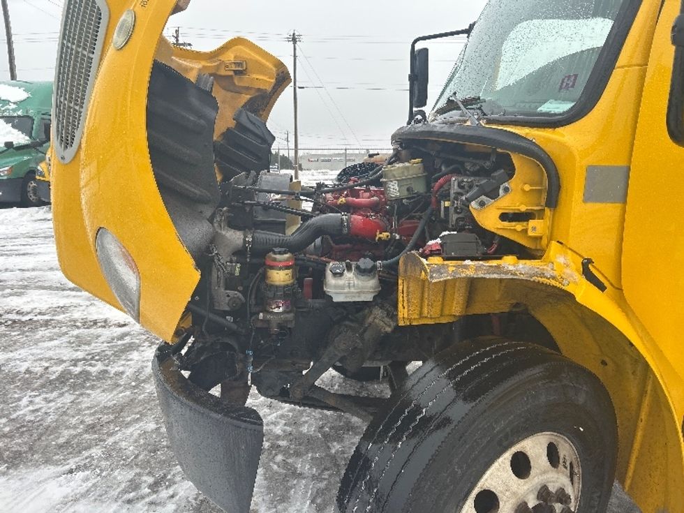 Medium Duty Box Truck-Light and Medium Duty Trucks-Freightliner-2019-M2-Moncton-NB-252,434\n\t\tkm-$ 66,250 - Image 24
